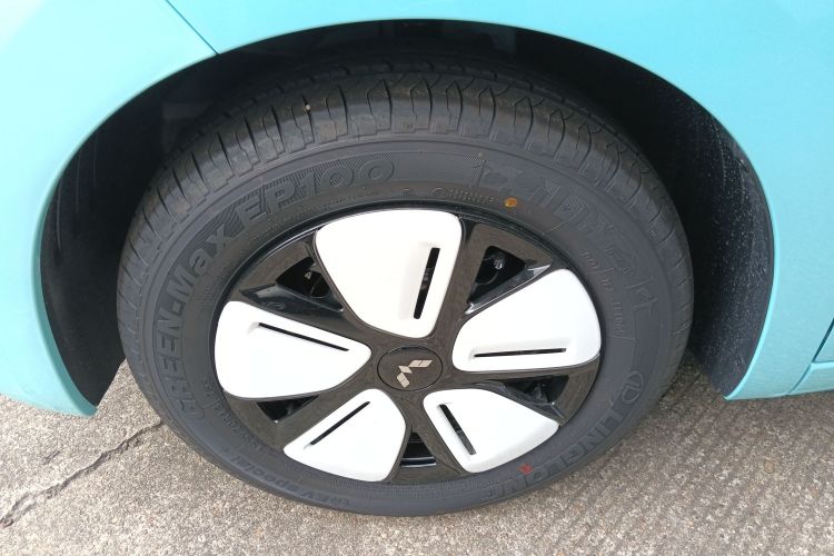 五菱汽车 宏光MINIEV 2025款 四门版 臻享款车身外观35