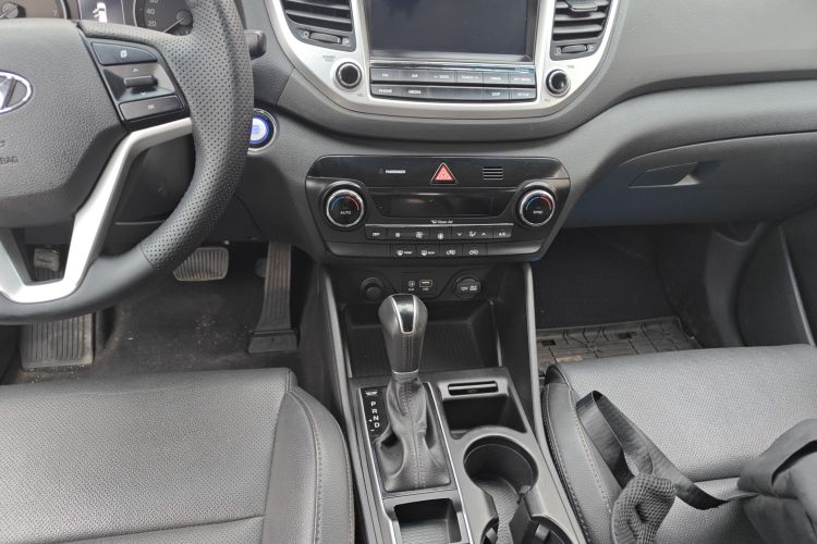 现代 途胜 2015款 1.6T 双离合两驱智能型中控内饰18