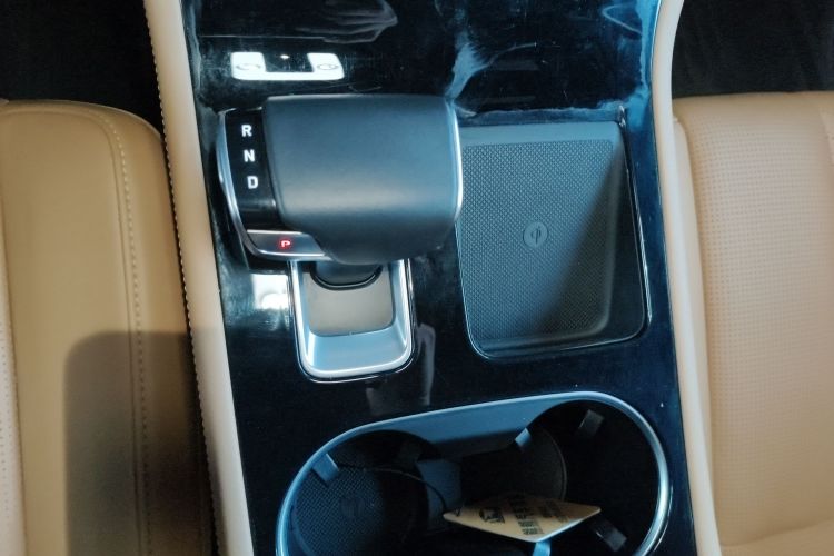 理想汽车 理想ONE 2020款 增程6座版中控内饰18