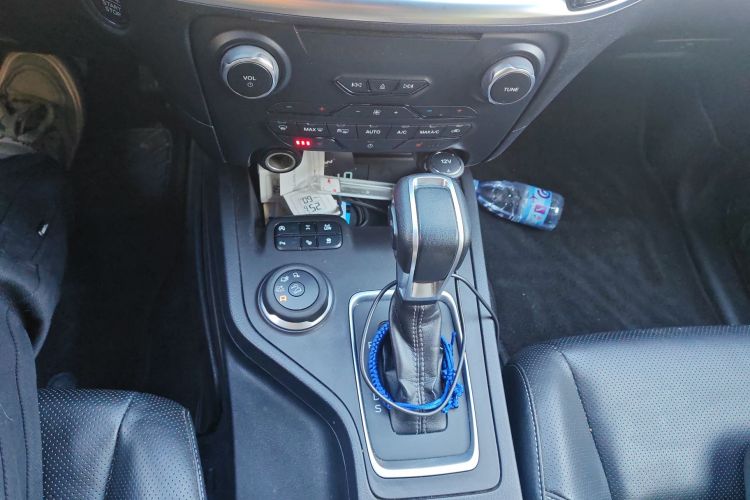 福特 撼路者 2020款 2.3T 汽油自动四驱旗舰版 7座中控内饰18