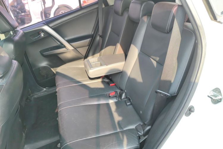 丰田 RAV4荣放 2016款 2.5L 自动四驱尊贵版中控内饰7004