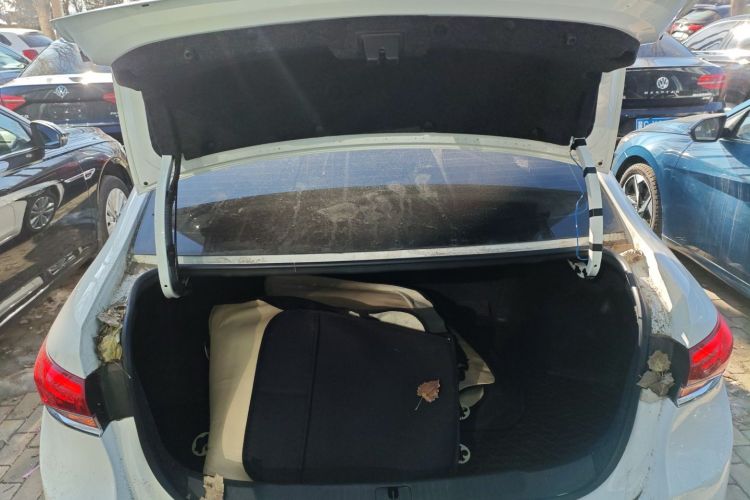 别克 英朗 2021款 1.3T 自动轻混动进取型机舱底盘23