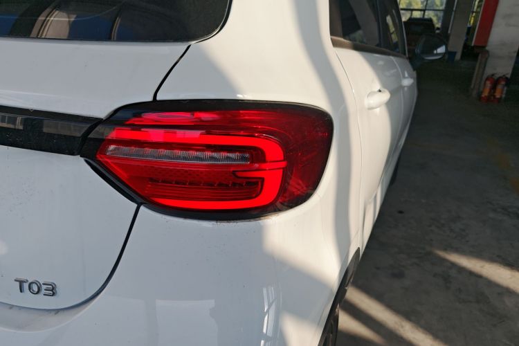 零跑汽车 零跑T03 2025款 310舒享版车身外观9