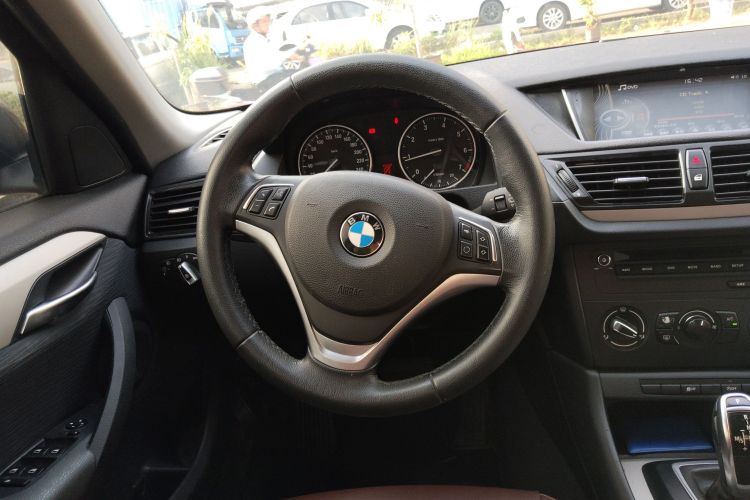 宝马X1 2014款 sDrive18i 时尚型局部细节13