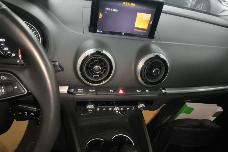 奥迪A3 2019款 Sportback 35 TFSI 运动型 国VI中控内饰16