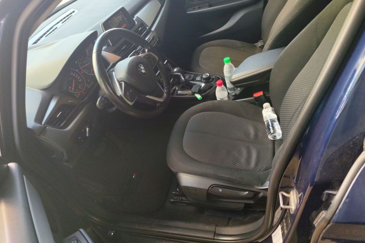 宝马2系旅行车 2016款 218i 领先型中控内饰19