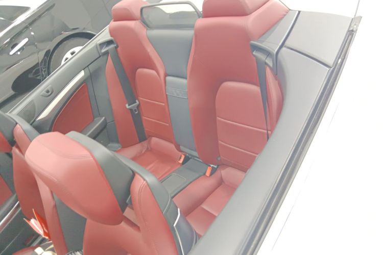 奔驰E级(进口) 2014款 E 260 敞篷轿跑车中控内饰7004