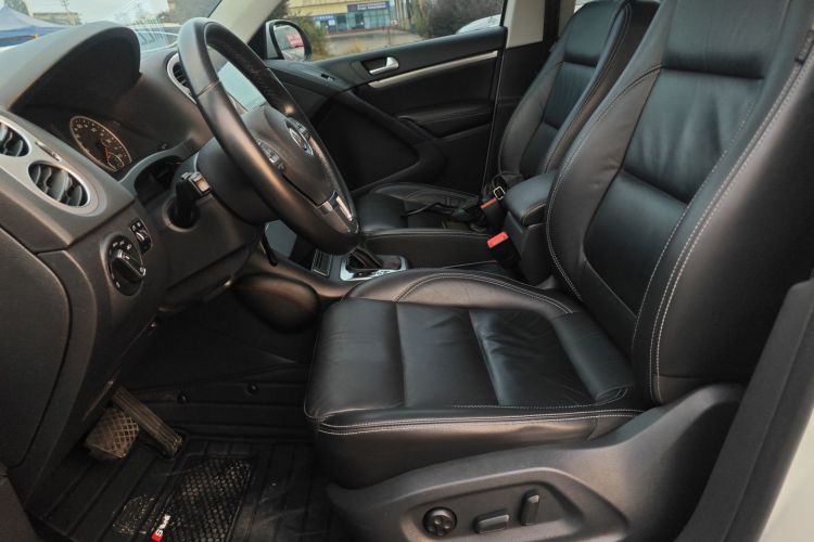 大众 途观 2017款 300TSI 自动两驱丝绸之路舒适版中控内饰19