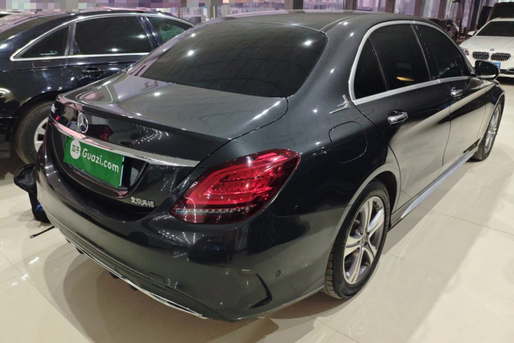 奔驰C级 2021款 C 260 L 运动版车身外观7