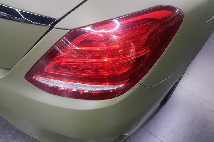 奔驰C级 2017款 改款 C 200 L 运动版车身外观9