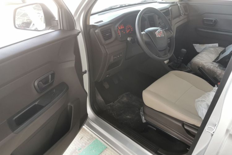 五菱汽车 五菱宏光V 2022款 1.5L劲取版电动助力LAR中控内饰20