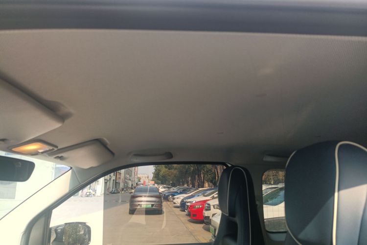 五菱汽车 宏光MINIEV 2022款 GAMEBOY 200km 玩咖款 磷酸铁锂中控内饰22