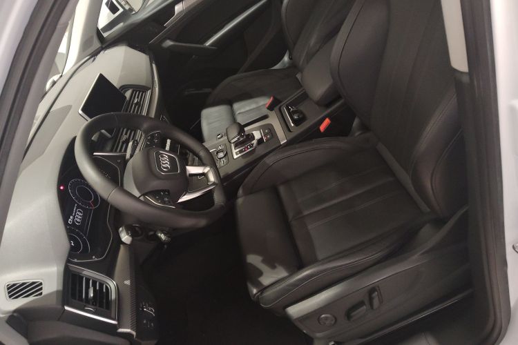 奥迪Q5L 2018款 45 TFSI 尊享运动型 国V局部细节19