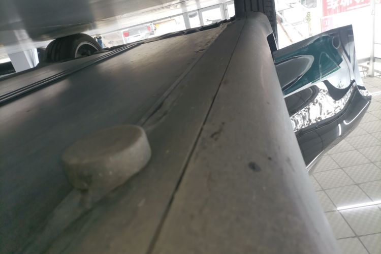 特斯拉 Model Y 2022款 改款 后轮驱动版局部细节9001