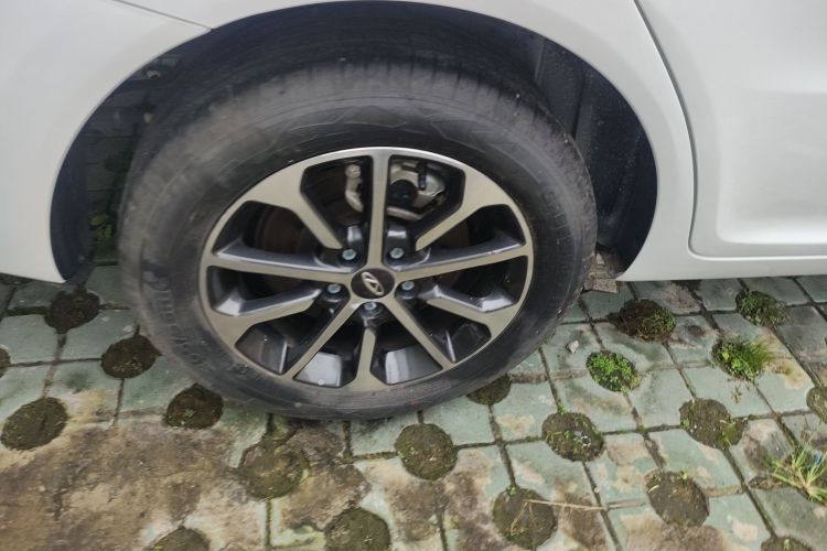 奇瑞 艾瑞泽5 2021款 PRO 1.5L CVT青春版车身外观6002