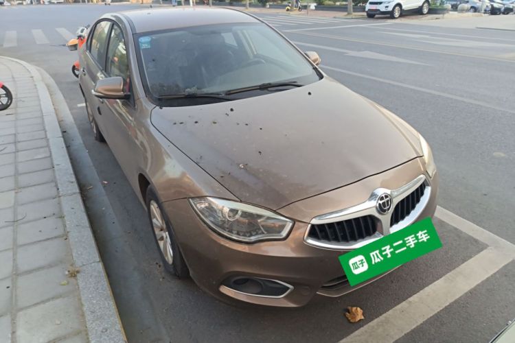 中华H530 2017款 1.6L 自动舒适型车身外观3