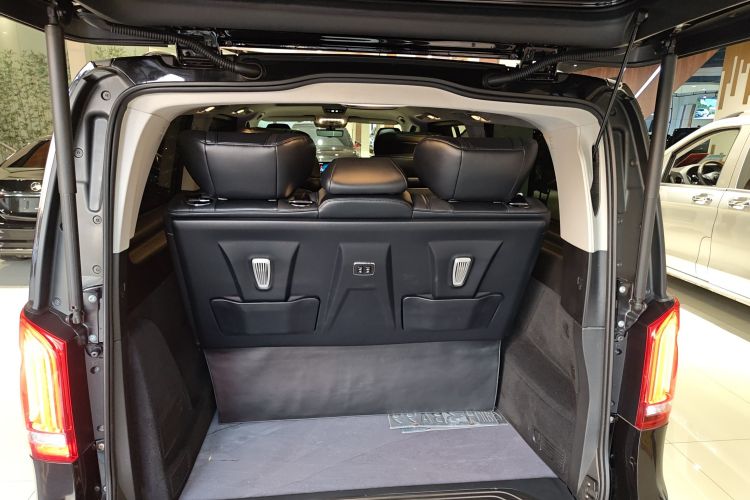 奔驰V级 2022款 V 260 L 长轴距豪华版局部细节23