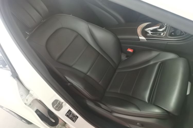 奔驰C级 2018款 C 200 L 运动版 成就特别版局部细节41