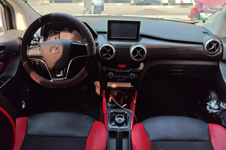 北汽新能源EX 2018款 EX360 新尚版中控内饰7002