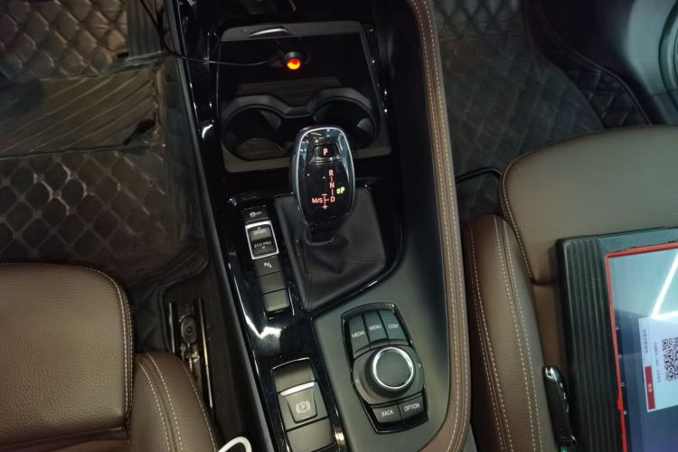 宝马X2 2020款 sDrive25i 领先型M运动套装中控内饰18