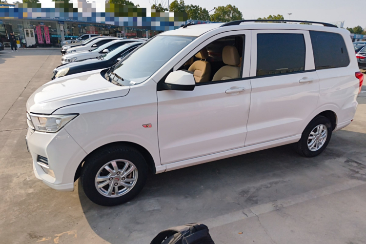 五菱汽车 五菱宏光 2019款 1.5L S标准型国VI LAR车身外观6003