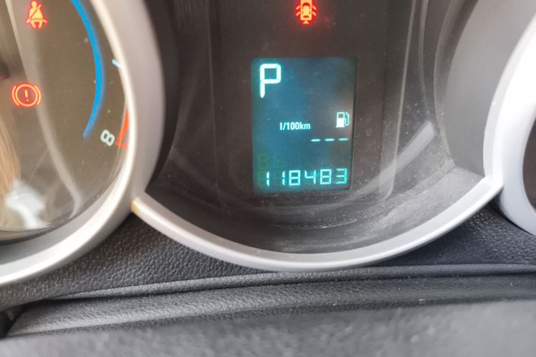 雪佛兰 科鲁兹 2013款 掀背 1.6L 自动豪华型中控内饰15