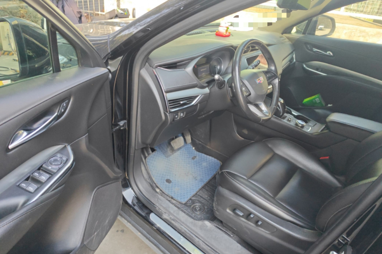 凯迪拉克XT4 2018款 28T 两驱豪华型中控内饰7003