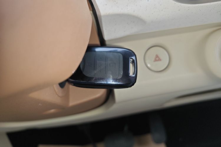 五菱汽车 宏光MINIEV 2024款 第三代 215km 青春版中控内饰11