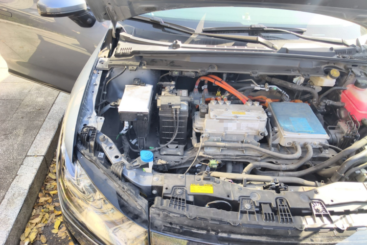 小鹏P5 2021款 460E局部细节9006