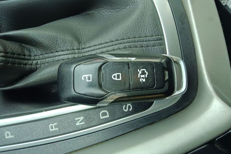 福特 蒙迪欧 2013款 2.0L GTDi240至尊型中控内饰11