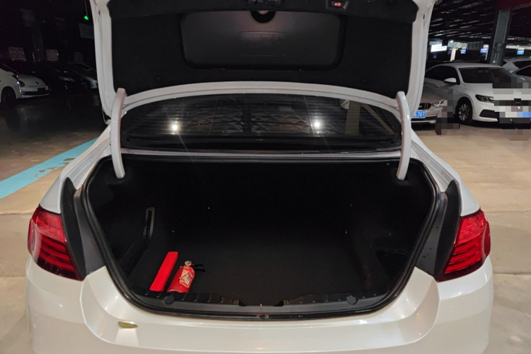 宝马5系 2017款 525Li 领先型机舱底盘23