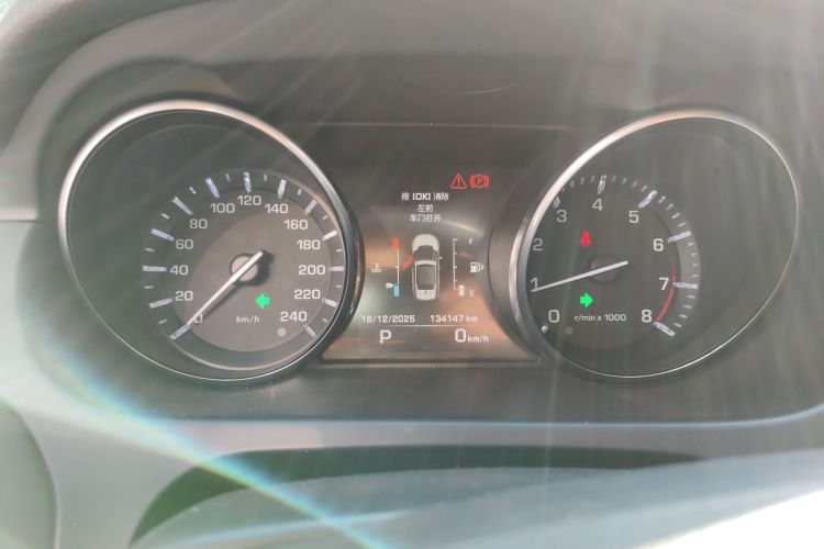 路虎 发现神行 2016款 2.0T SE中控内饰14