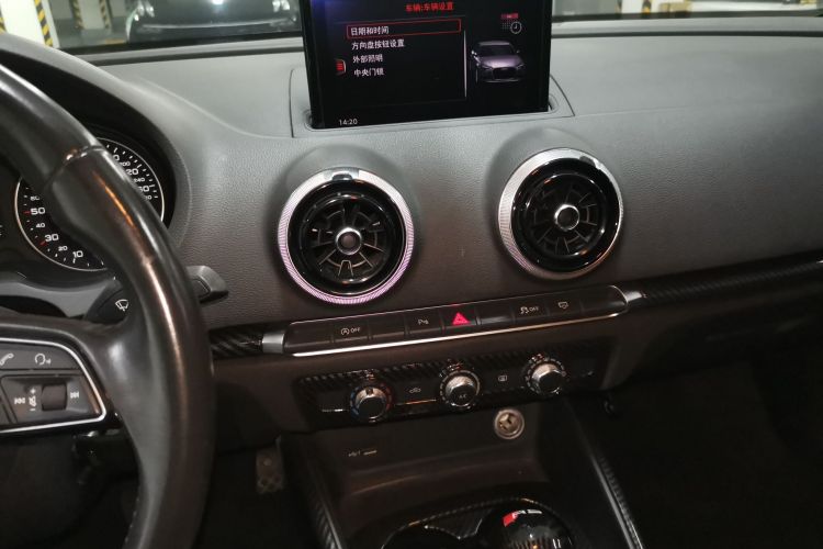 奥迪A3 2018款 30周年年型 Limousine 35 TFSI 时尚型中控内饰16