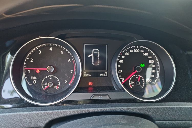 大众 高尔夫 2018款 1.6L 自动时尚型中控内饰14