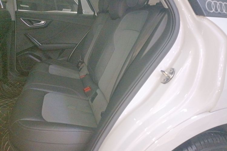 奥迪Q2L 2020款 35 TFSI 时尚致雅型中控内饰21