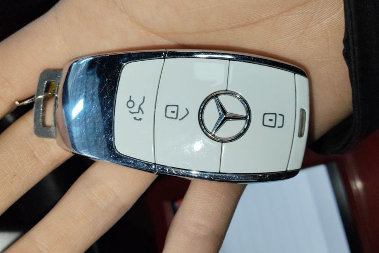 奔驰GLC轿跑 2020款 GLC 260 4MATIC 轿跑SUV中控内饰11