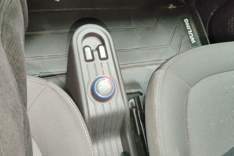 五菱汽车 宏光MINIEV 2022款 轻松款 三元锂中控内饰18