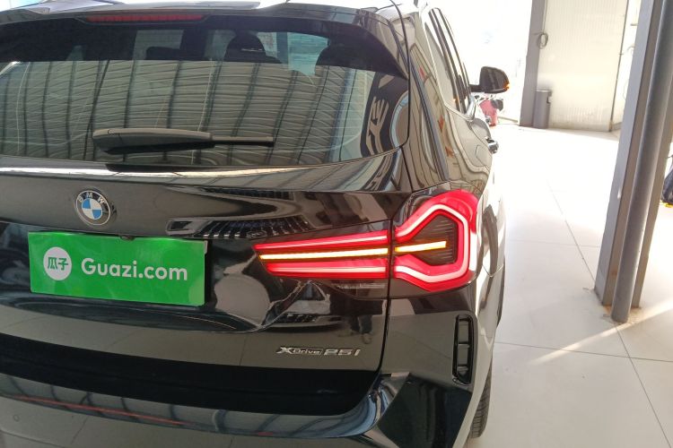 宝马X3 2022款 改款 xDrive25i M运动套装车身外观9