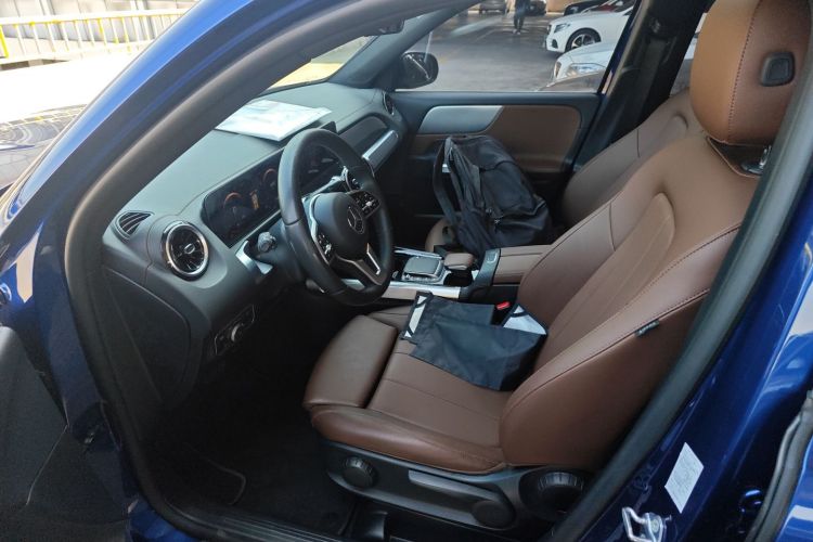 奔驰GLB 2022款 改款二 GLB 200 时尚型中控内饰20