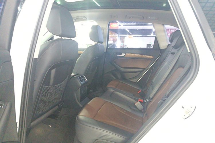 奥迪Q5 2016款 40 TFSI 技术型中控内饰7004