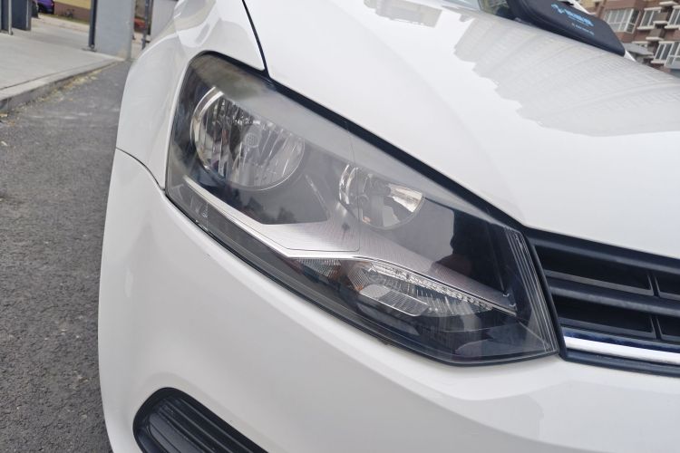 大众 Polo 2016款 1.4L 手动风尚型车身外观8