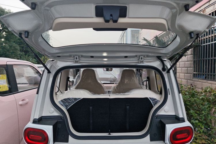 五菱汽车 宏光MINIEV 2024款 第三代 215km 青春版机舱底盘23