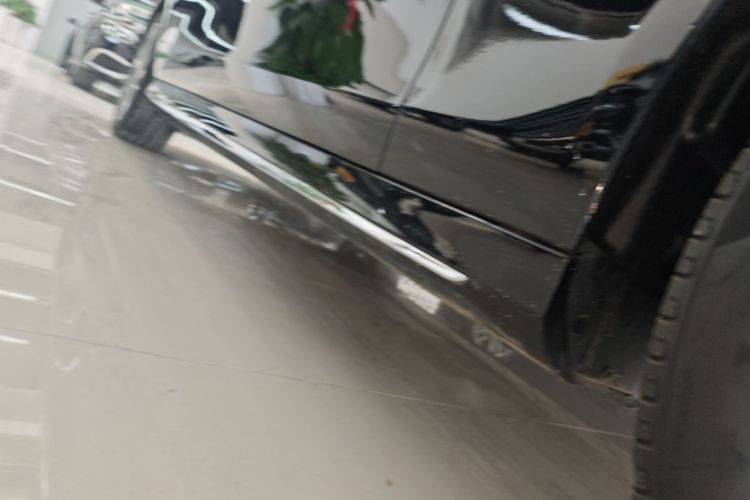 奔驰E级 2022款 改款三 E 300 L 运动时尚型局部细节9001