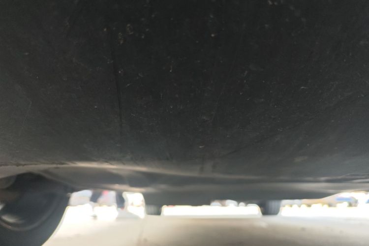 奔驰 威霆 2021款 2.0T 精英版 7座局部细节9008