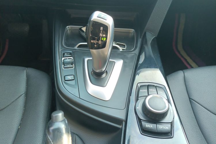 宝马3系 2017款 320Li 时尚型中控内饰18