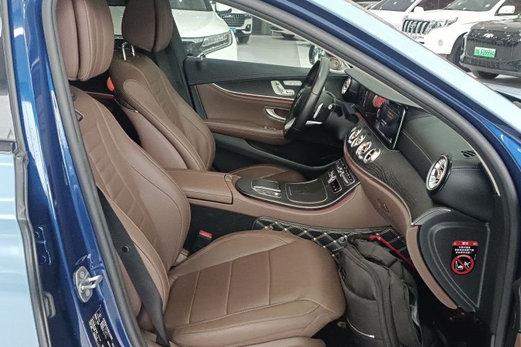 奔驰E级 2020款 改款 E 300 L 运动时尚型局部细节41