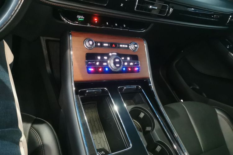 林肯 飞行家 2021款 3.0T V6 四驱尊享版局部细节18