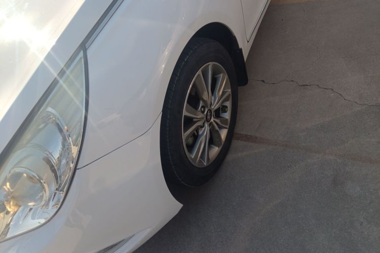 现代 索纳塔 2015款 经典 2.0L 自动豪华版车身外观6007