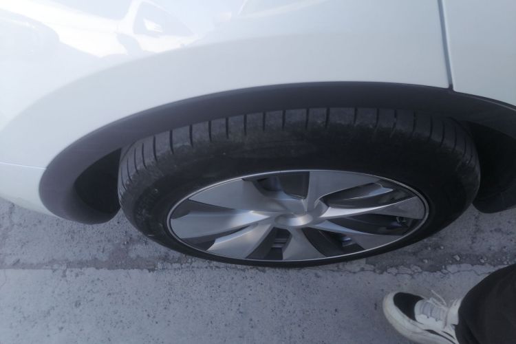 特斯拉 Model Y 2022款 改款 长续航全轮驱动版车身外观6008