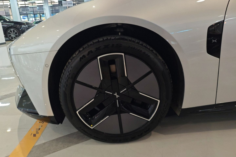 小鹏P7 2025款 702 长续航 Ultra车身外观6007